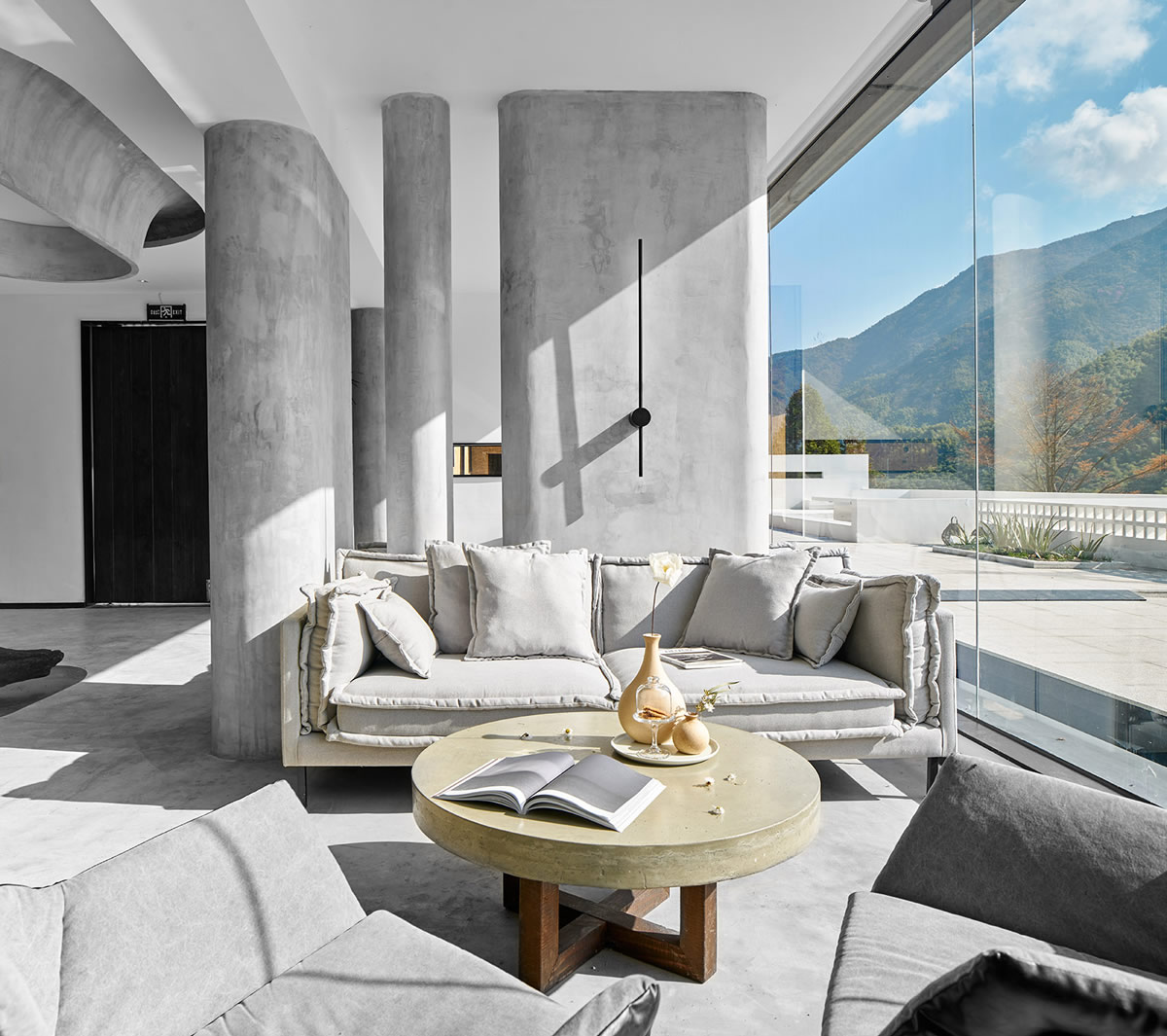 “白+灰”簡約風(fēng)格民宿休閑廳(圖3) “白+灰”簡約風(fēng)格民宿休閑廳(圖3)